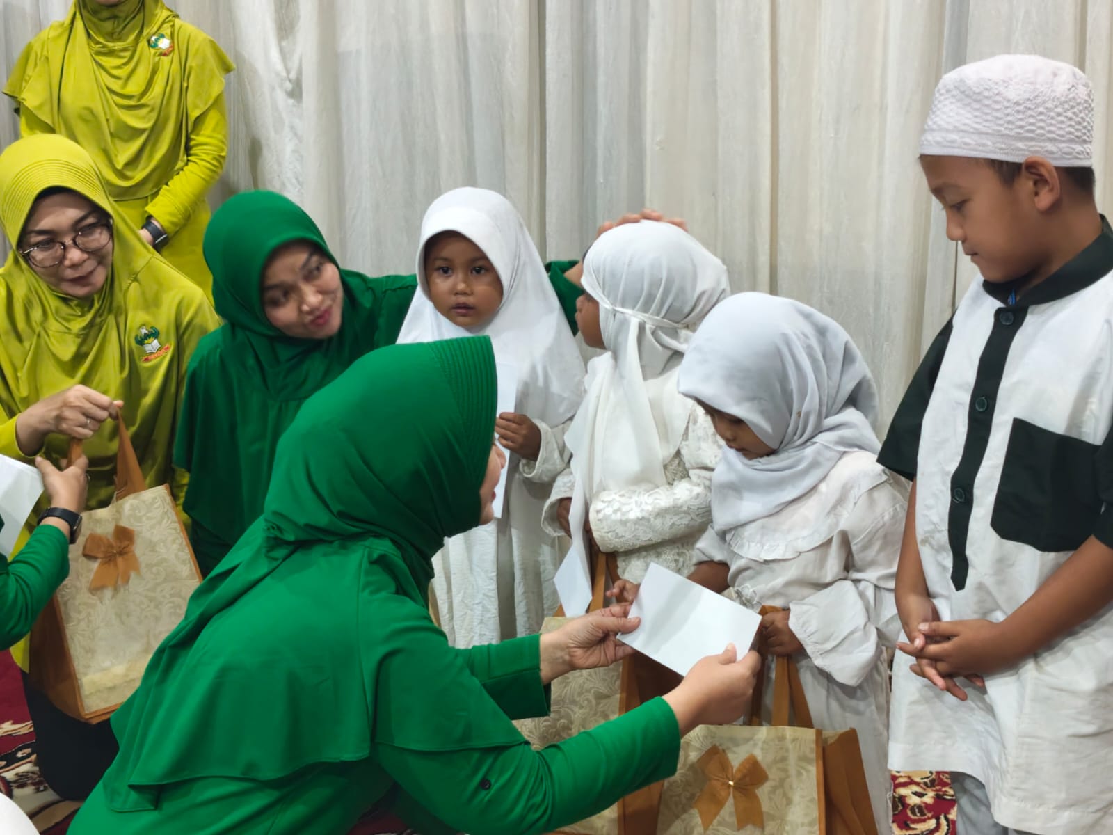 Ibu Sandi Deddy Suryadi